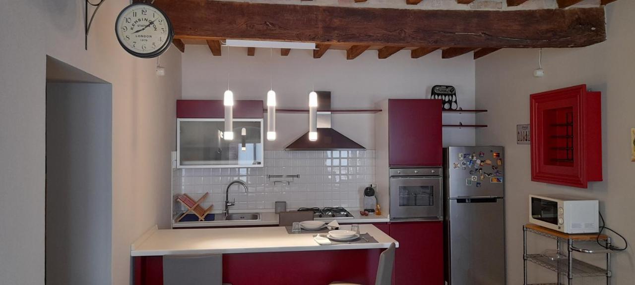 Claude Cozy Corner-Apartment Parma Bagian luar foto