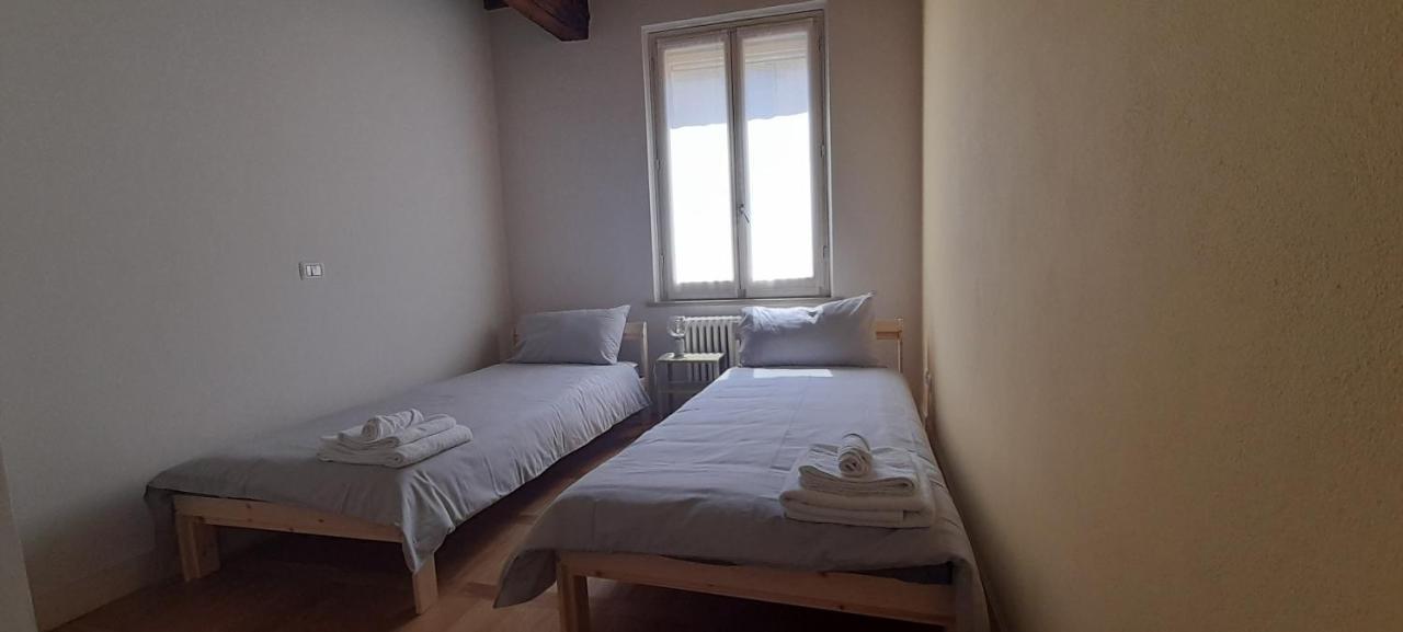 Claude Cozy Corner-Apartment Parma Bagian luar foto