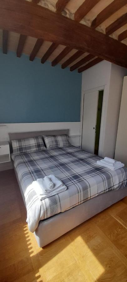 Claude Cozy Corner-Apartment Parma Bagian luar foto